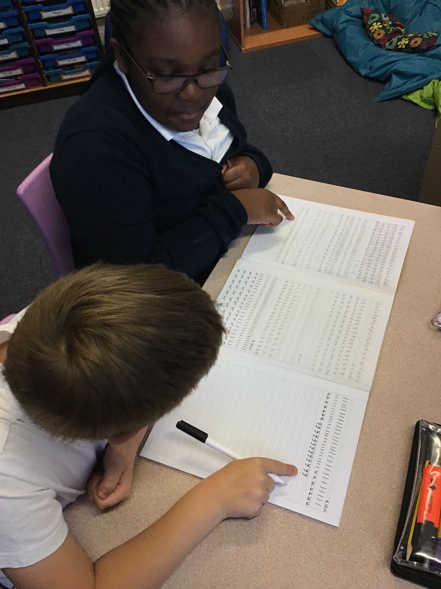 PindersPrimary's tweet photo. Year 5.6 have been working really hard to improve and maintain a consistent handwriting style. There will be pen licenses all around soon! #PPHandwriting #PPEnglish #PPWriting https://t.co/dXh499BpIQ