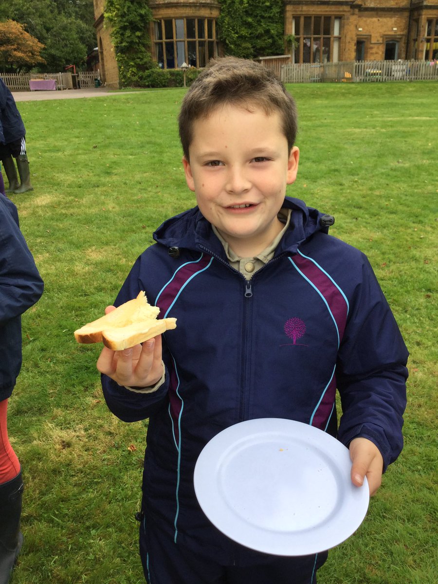 CarrdusYear5's tweet photo. What a super day Year 5 had yesterday! Teamwork and our Carrdus Pathway skills were evident throughout the day- especially during our fabulous bee session! @CarrdusSchool #outdoorlearning #carrduspathway https://t.co/AKw1xUMJNX