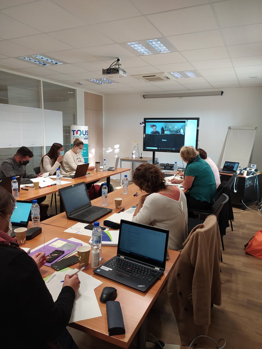 FayolCedric's tweet photo. #1S1E #TousMobilisés Défi Emploi Jeunes, les équipes de l'Agence et les partenaires #missionlocale #Archeagglo #opusformation mobilisés pour ce challenge : une journée pour trouver une solution aux jeunes volontaires https://t.co/lw1GobOe6g