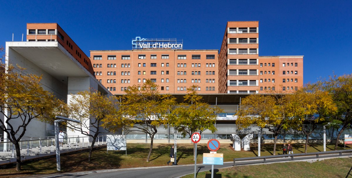 vallhebron's tweet photo. Sabies que aquest octubre fa 40 anys que es va diagnosticar el primer cas de #VIH de l'Estat? Va ser a #VallHebron. Un jove de 35 anys va ingressar amb mal de cap persistent, lesions de color púrpura i Sarcoma de Kaposi, un càncer de pell provocat per un herpes virus. https://t.co/iEq97Odizy