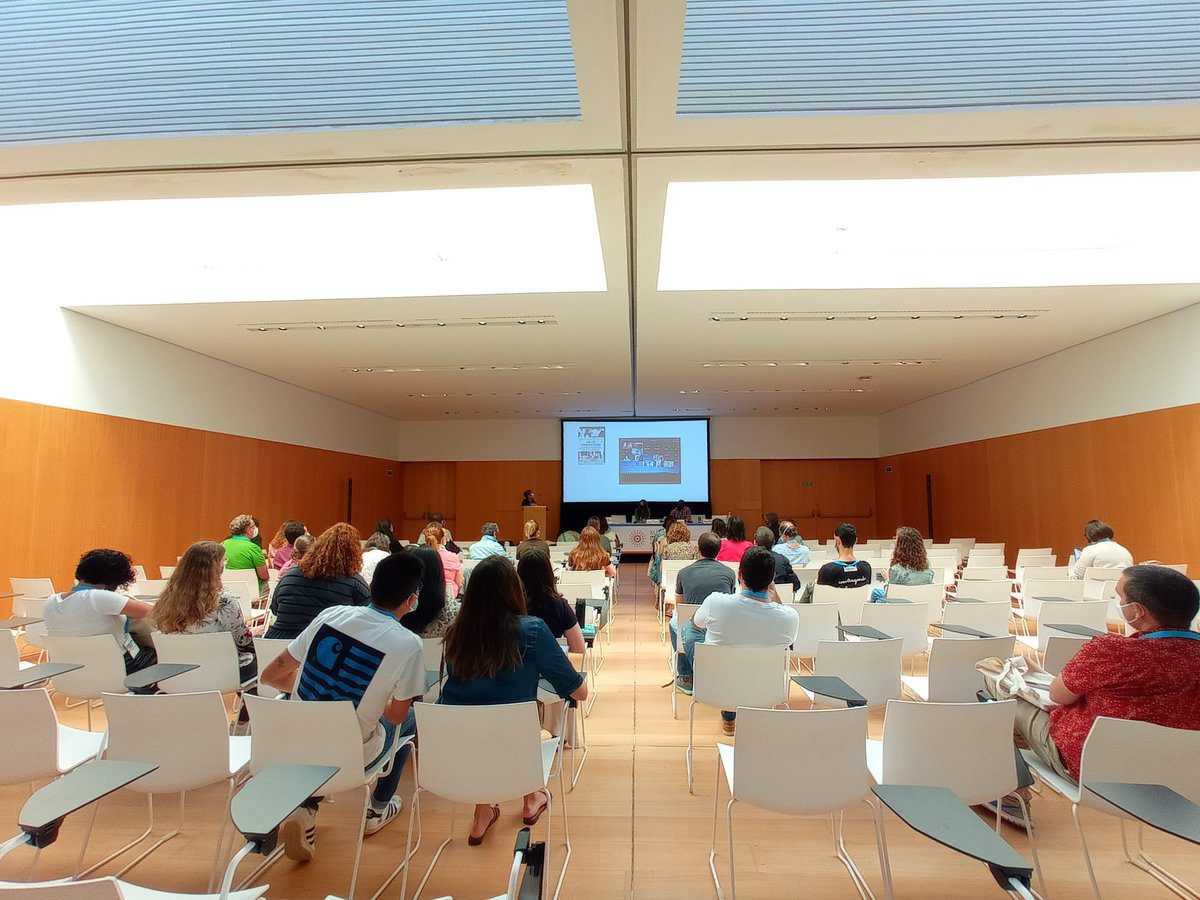 PacapAragon's tweet photo. En la #mesaPACAP evidenciando cómo hace falta una comunidad entera para salir de una pandemia (y echando de menos a quienes ya no están) #PLMsemFYC https://t.co/7wH9fHRbD2