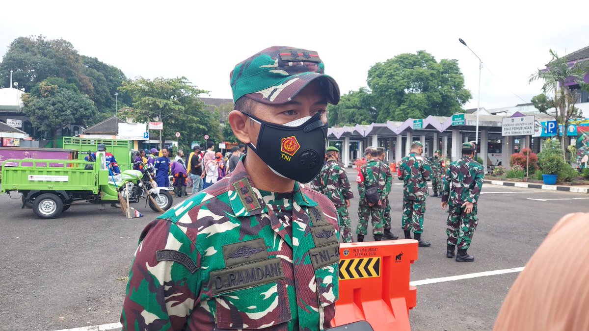 KodimCiamis's tweet photo. Bhaksos &amp; Karbhak dalam rangka HUT ke-59 Korem 062/Tarumanagara di Terminal Ciamis

https://t.co/Pbaf4YTEYn https://t.co/UsGir0q4On
