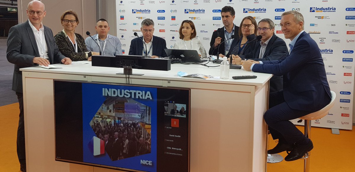 En direct #industria ouverture de la journée, on en parle en ce moment sur la table ronde : Métiers industriels = emplois d'avenir.  Comment attirer les candidats ? @poleemploi_06 Ghislaine Ellena, @poleemploi_paca <a href="/NicolasConard/">Nicolas Conard</a> Expertise d'avenir Industrie.