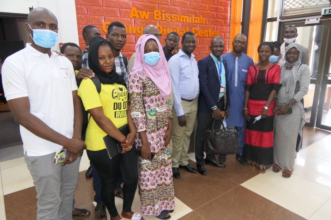 isocml's tweet photo. Visite des membres d'@isocml à @ODC_Mali 
En somme un pole d'excellence qui vient renforcer l'écosystème du numérique au Mali au grand bénéfice des Start ups 
@VictorNdonnang @Orange_Mali @Bekaye223 @jane_coffin @MoustaphaBarro9 #FastTrackTECH @ISOC_Africa @Malistartup223 https://t.co/eiJvd0jjYg