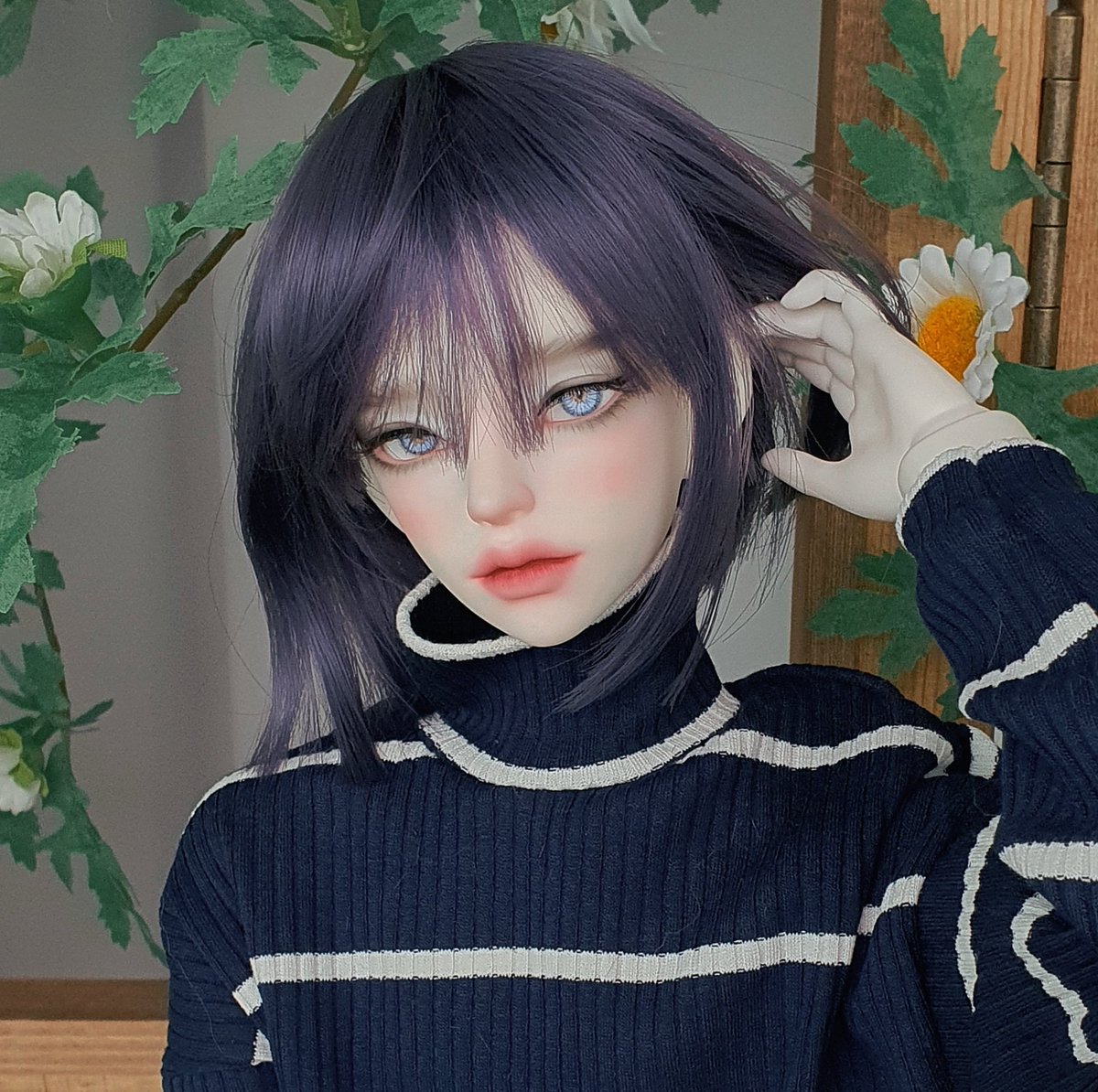 짬짬히 메컵해 준 애기들~
원형 사진처럼 더 쎈 이미지로 메컵했어야 했는데 어느 순간 순딩이가 되었어요ㅎㅎ;;;;

헤드 이름은 
⬅️림 
➡️그린
65~70급이고 발매는 아마... 내년 봄 일...듯요...🥲
발매할 애들이 줄 서 있으니 헤드를 좀 그만 만들어야겠...