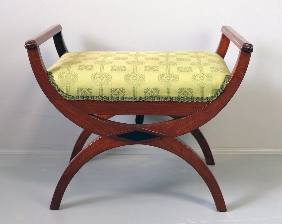 Restaurēta kuruliskā taburete no Žibeiku dzimtas mēbeļu kolekcijas
bauskasmuzejs.lv/lv/jaunums/res…