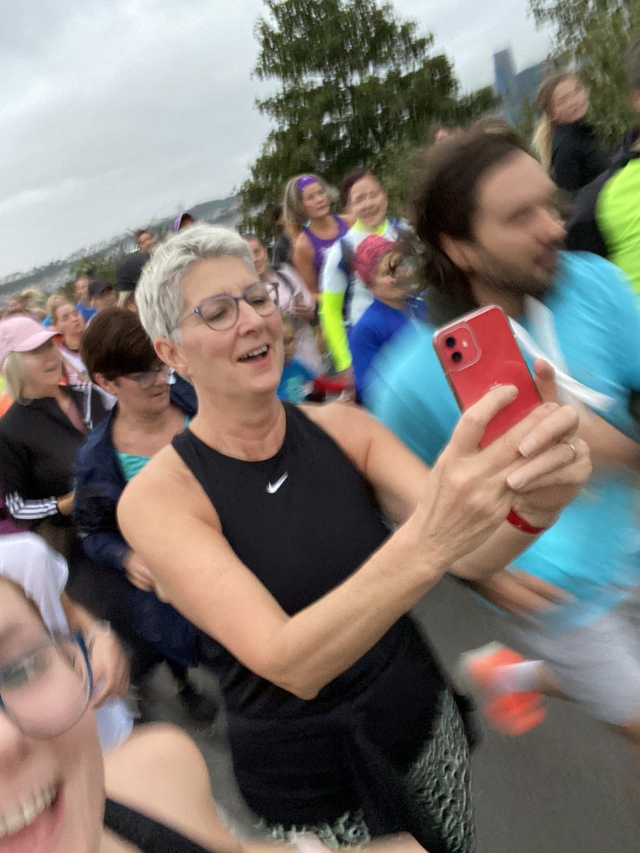 annie49jones's tweet photo. Look who I bumped into on my run this morning 🤣🏃‍♀️ https://t.co/ozlX0EzKcw