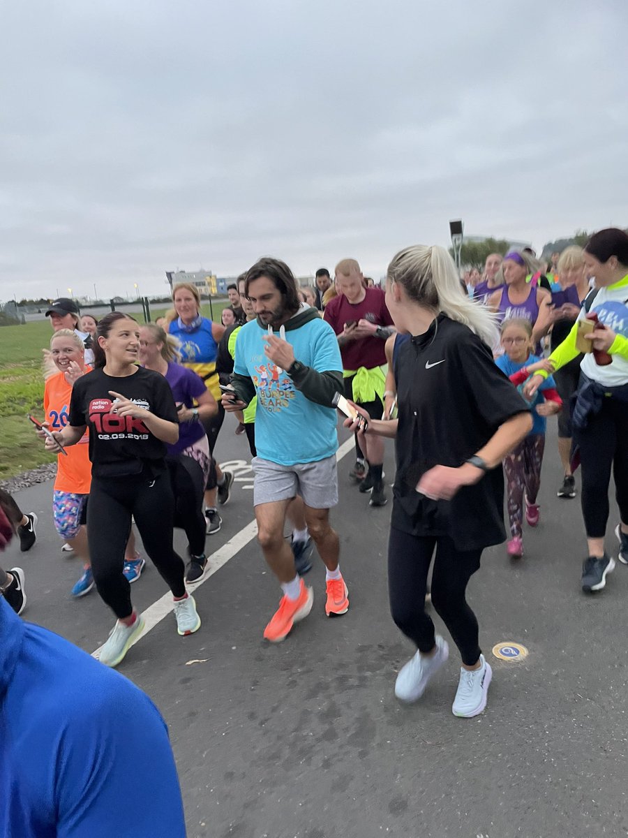 annie49jones's tweet photo. Look who I bumped into on my run this morning 🤣🏃‍♀️ https://t.co/ozlX0EzKcw