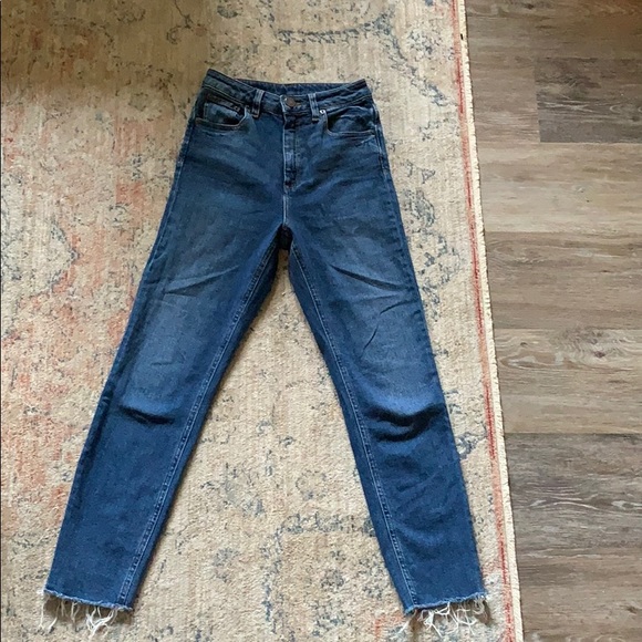 te_andra's tweet image. So good I had to share! Check out all the items I'm loving on @Poshmarkapp from @kfroggiey #poshmark #fashion #style #shopmycloset #emma #asos #chokin: posh.mk/hjoRdjekbkb