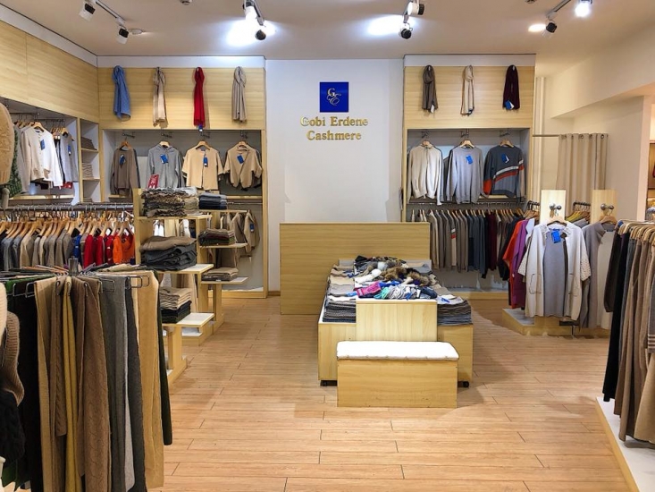 SustainableTex2's tweet photo. Gobi Erdene company, one of our target industries, has engaged with Gobi-Altai herder coops to buy raw materials certified by #ResponsibleNomad traceability system. 🧡QR codes on final cashmere products will have information on sourcing and pastureland status. 
@switchasia https://t.co/N6Y81SAF8x