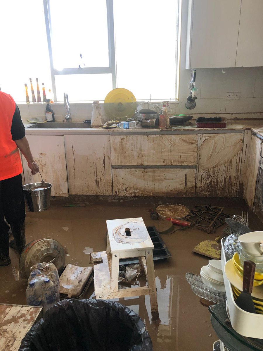 صورة هي فرحة لاهل البيت وانجاز للمتطوعين #قوة_التطوع

     قبل                                       وبعد.