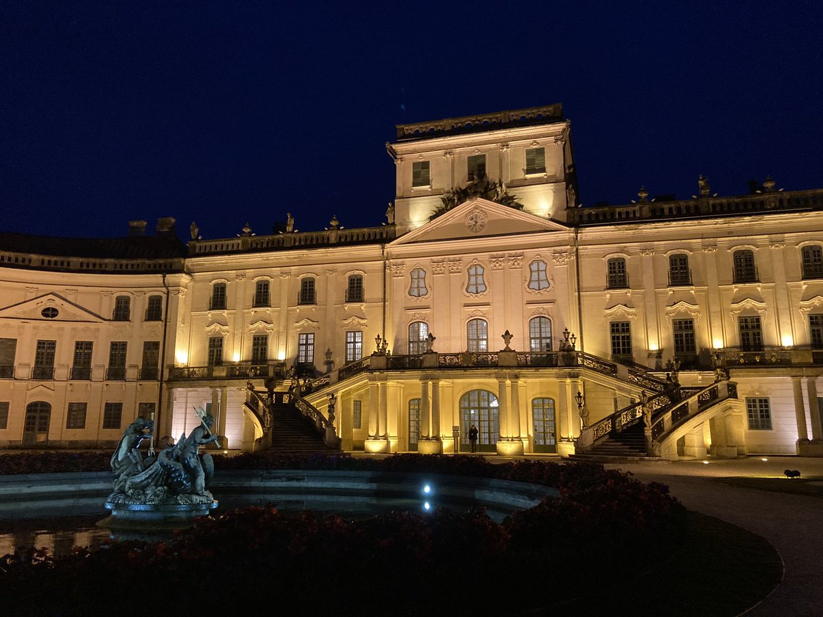 ManuelBrug's tweet photo. A lot changed to the better since I visited last time #haydn castle #fertöd aka #esterhaza. Marionettes theatre is now concert hall, one billion! 💶 will be spend on renovations, #haydneum will have headquarters and Prince Anton II Esterhazy fighting against his own son has 🤩 https://t.co/5ME7rP7crz