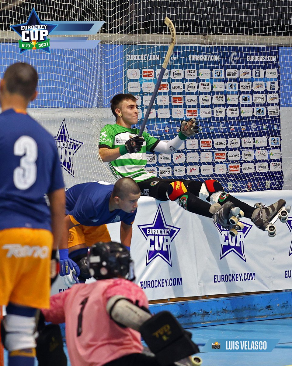 🤔 We need your help! 

👀 Aquí tenéis 4 de las fotos más destacadas de ayer. 

👇🏻 Tria la nostra nova foto de portada!