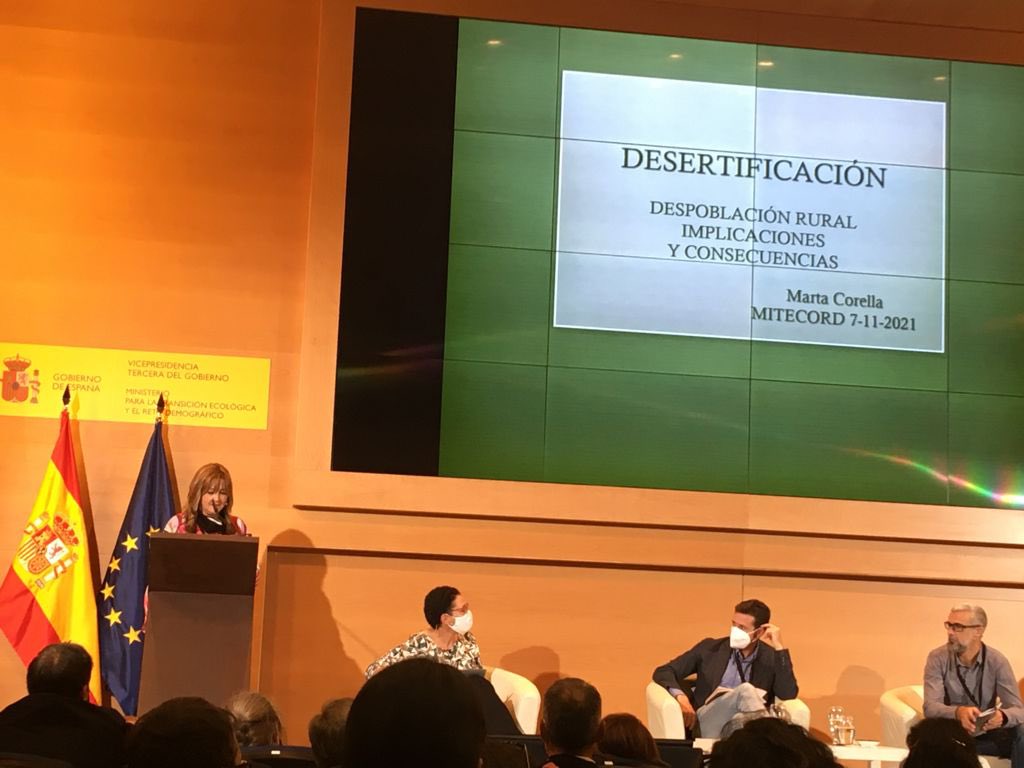 Un honor participar en esta Jornada sobre la elaboración del nuevo Programa de acción Nacional contra la Desertificación, aportando el valor imprescindible del territorio!! 
Gracias al <a href="/mitecogob/">Transición Ecológica y Reto Demográfico</a> y <a href="/Teresaribera/">Teresa Ribera</a> por contar con nosotr@s!! 
#mundoruralvivo