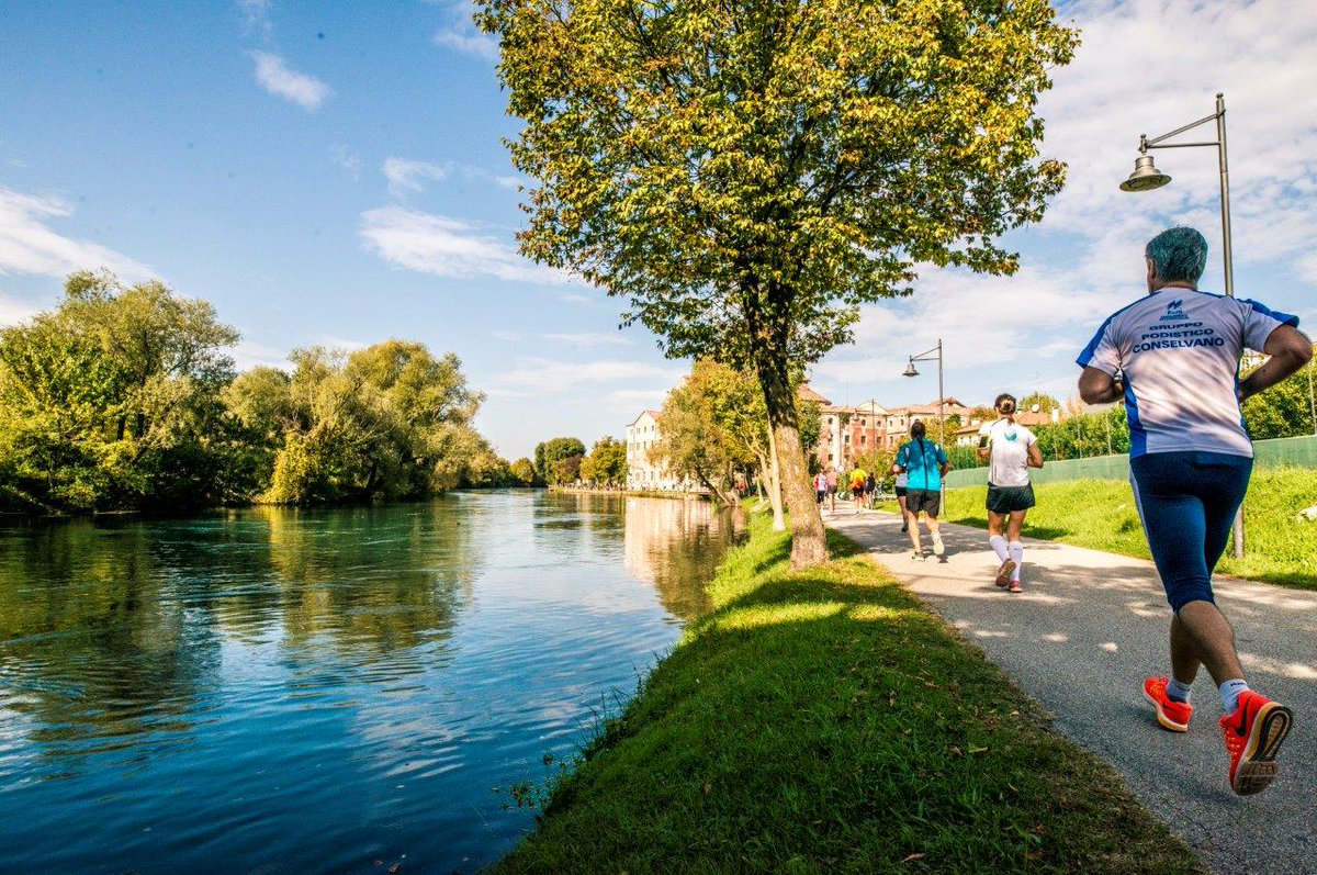 mezzaditreviso's tweet photo. Il fascino della "città d'acque"💙domenica 10 ottobre torna la #MezzadiTreviso. Una giornata di corsa per 1700 runners provenienti da tutta #Italia. #Marathon #Treviso #Run #10Ottobre @correremagazine @runnersworld @runnersworldITA https://t.co/BQDXlfmxq1