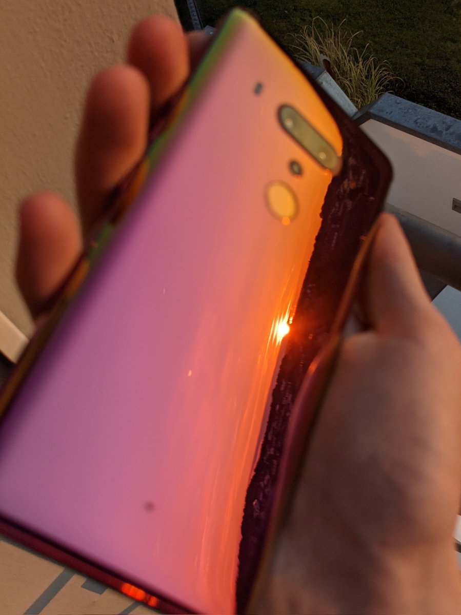 Mikeqxx's tweet photo. Happy #HTCDay !!!
It's #1008 2021 and I'm still here to celebrate HTC Day 🥳
@HTC_de
@htc
#teamhtc https://t.co/qZKCOIDZRa