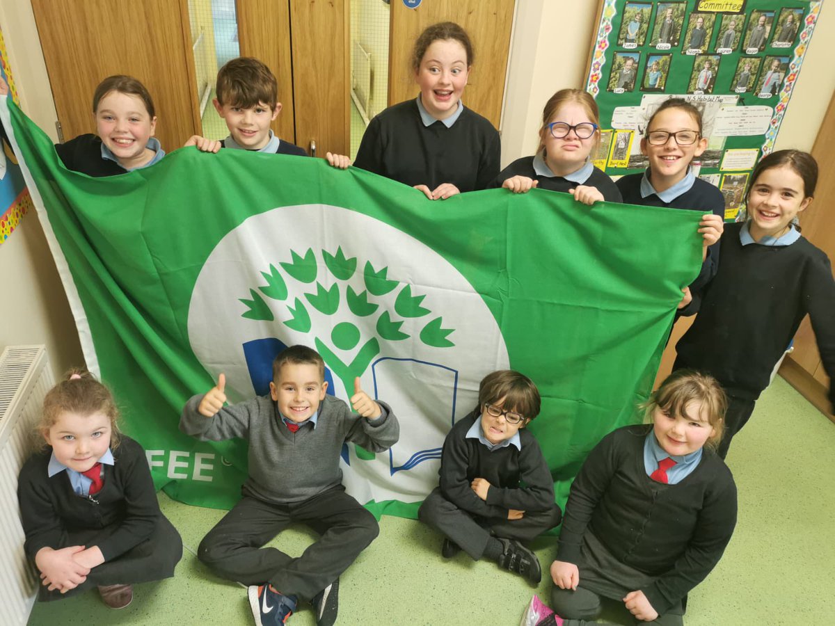 Congratulations to our Green Schools Committee who have earned our school another green flag for Biodiversity #greenschools#antaisce