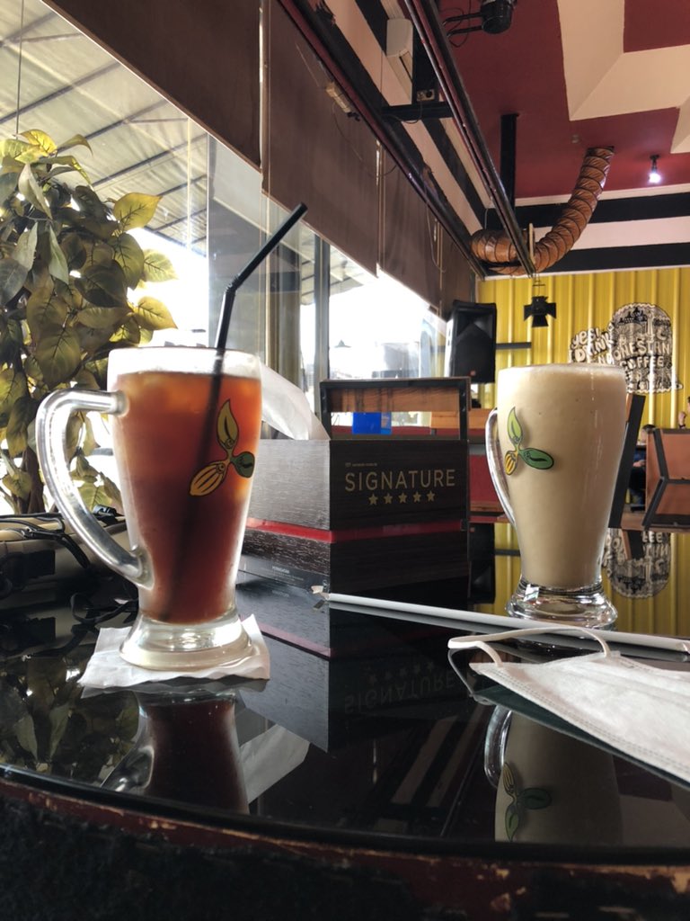 boomboogie_10's tweet photo. ngopi aja biar tenang https://t.co/u7HG12JZqe