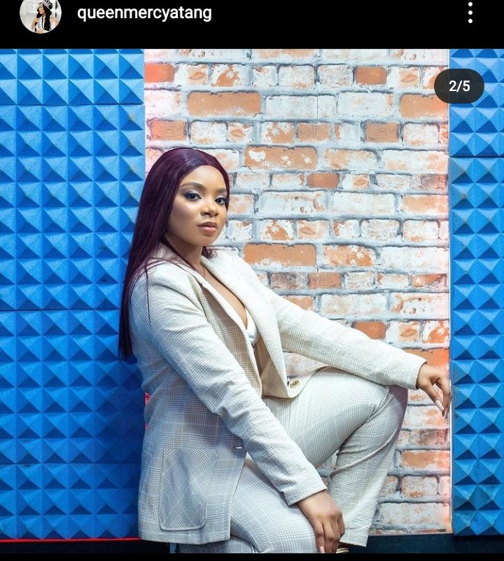 Giftssssssss's tweet photo. Who is the life of the party?? 
Who is shutting down Lagos tonight? 
Who is the Queen of Monarchs? 
Drop her name with with your tag
QUEEN THE LIFE OF THE PARTY
#QueenAtPabloCubana https://t.co/K1yK41onwc