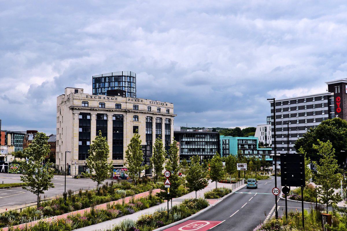 abdalla8338's tweet image. #PhotoFriday Sheffield from grey to green.
——————————————
#CastleGate #Sheffield #sheffieldissuper #SheffieldCity 
@Sheff_HousingCo @VisitSheffield @theoutdoorcity