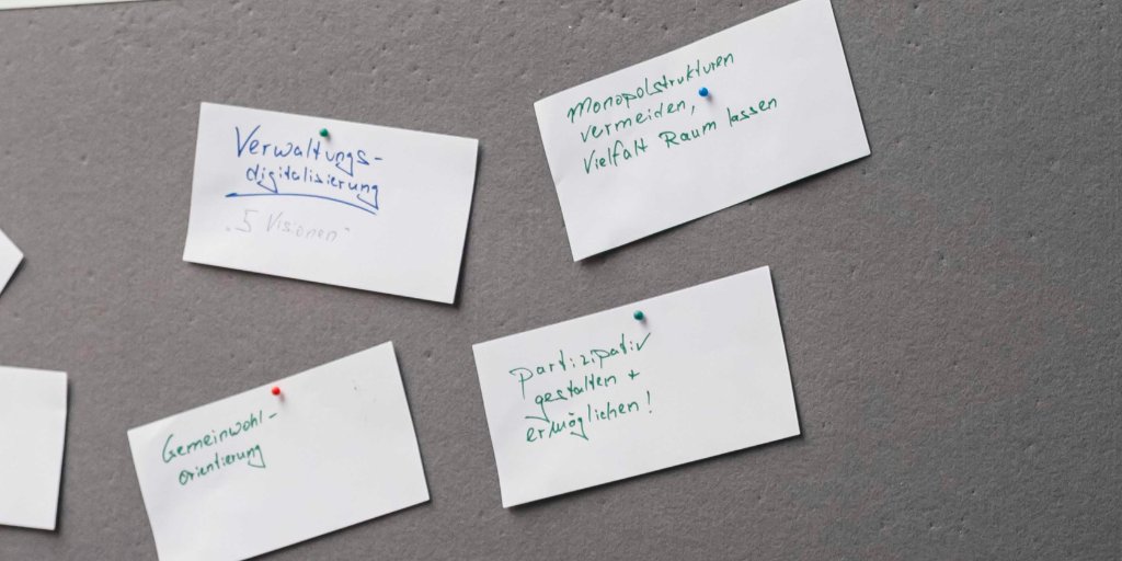hiig_berlin's tweet photo. Tag 2 des #Stakeholder Dialogs. Im Zentrum steht die Frage, was wir heute schon tun müssen, um unsere Bedürfnisse in der #Praxis zu realisieren. Mit welchen Prinzipien können wir die #Digitalisierung gestalten, damit ihre #Ethik dem #Gemeinwohl dient? /9 #EthicsOfDigitalisation https://t.co/ZjIwE4BBTm