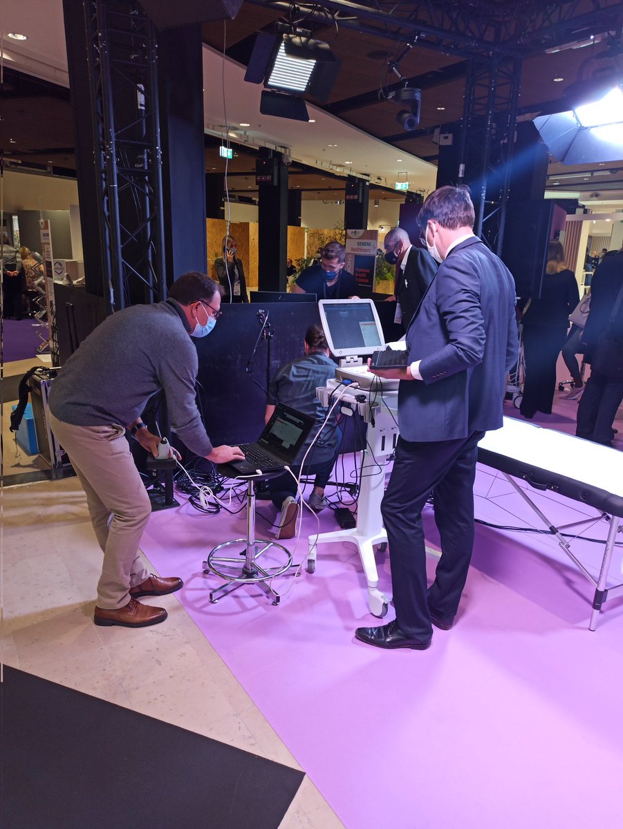 Sonoscanner's tweet photo. Présentation de M. Didier Chaput, ingénieur au CNES, sur l'échographie téléopéré dans lnespace avec Sonoscanner, tout de suite au village des Ultrasons ! #jfr2021 https://t.co/16eoQK5j8f