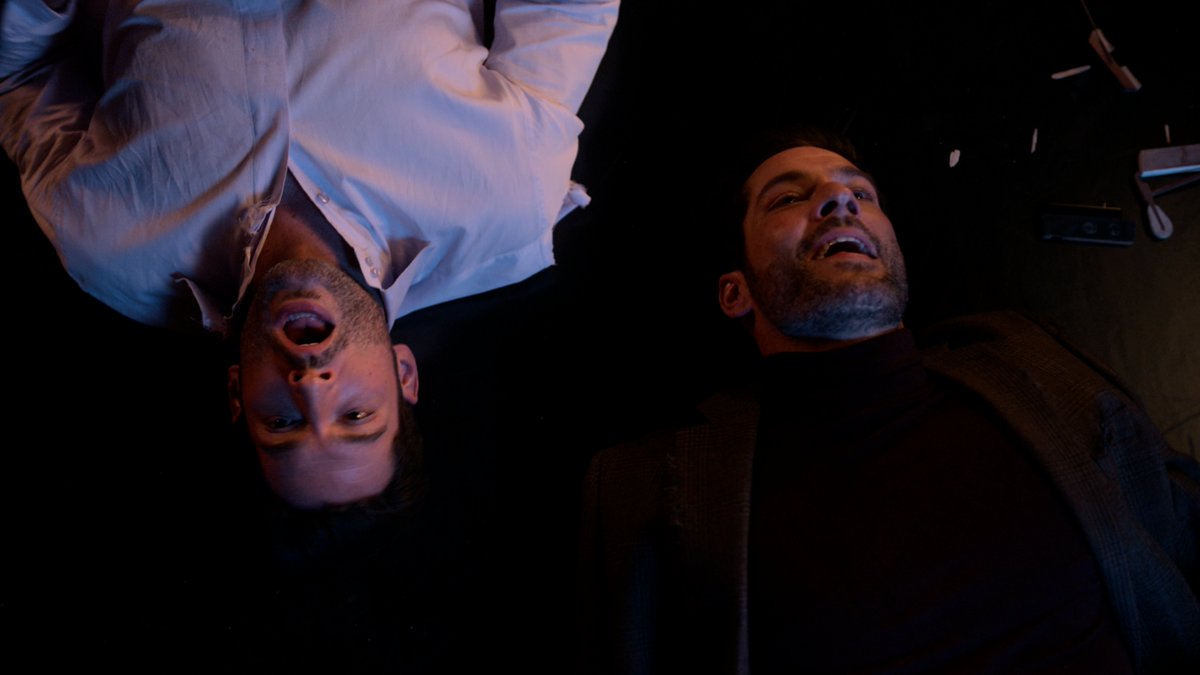 NetflixIT's tweet photo. Oh oh, mi sa ci vediamo doppio...4 LUCIFER! https://t.co/WjHHbO05Ii