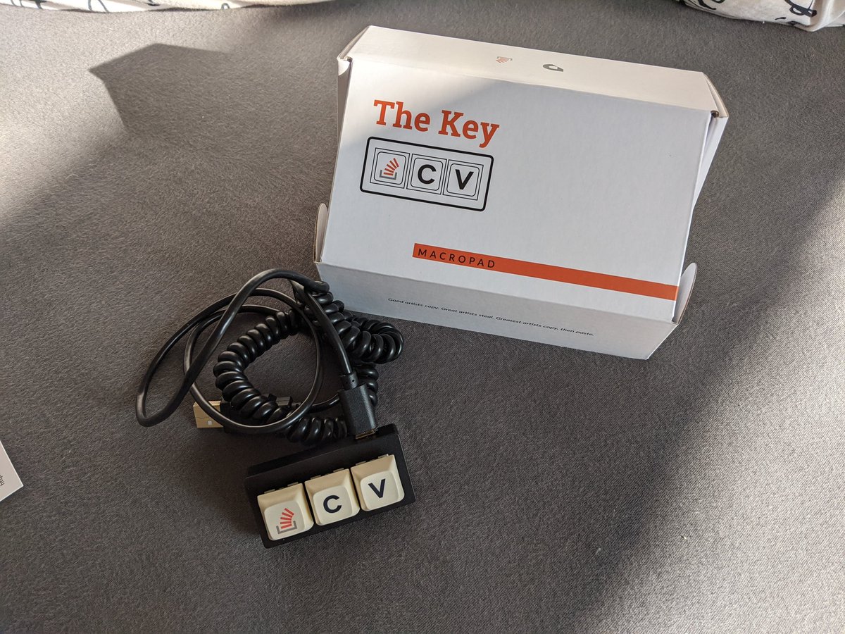 Ben_Kadel's tweet image. Awesome! This beauty arrived!
Finally, now I am i REAL Programmer!
#RealProgrammer #stackoverflow #TryAndStopMe