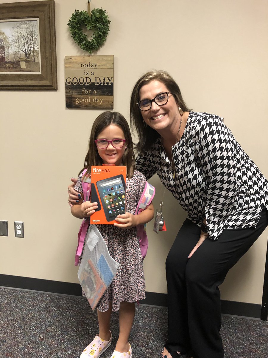 TISDDPES's tweet image. Here are some of our summer LEXIA winners from this Summer’s reading challenge! Lannin Russell and Leighton Kepp won reading tablets for most units earned on their grade level! There were some many winners! #learningiswinning Keep it up Cougars! @LexiaLearning