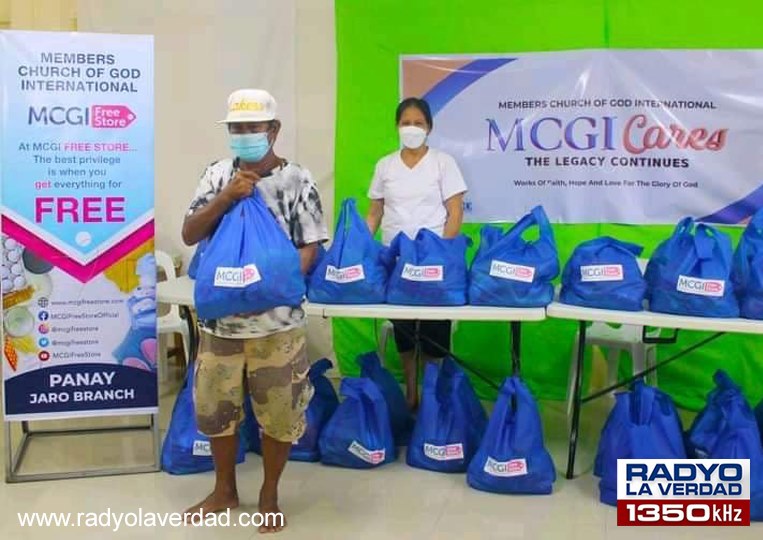 RadyoLaVerdad's tweet photo. MCGI CARES |  Namigay ng relief packs ang MCGI Jaro, Iloilo para sa 50 na residente ng Jaro district at mga karatig na barangay nito.

via Jan Rold Mazon Privado

📷: Bro Chris

https://t.co/rVEWzU8lWe https://t.co/nSWpa8At5K