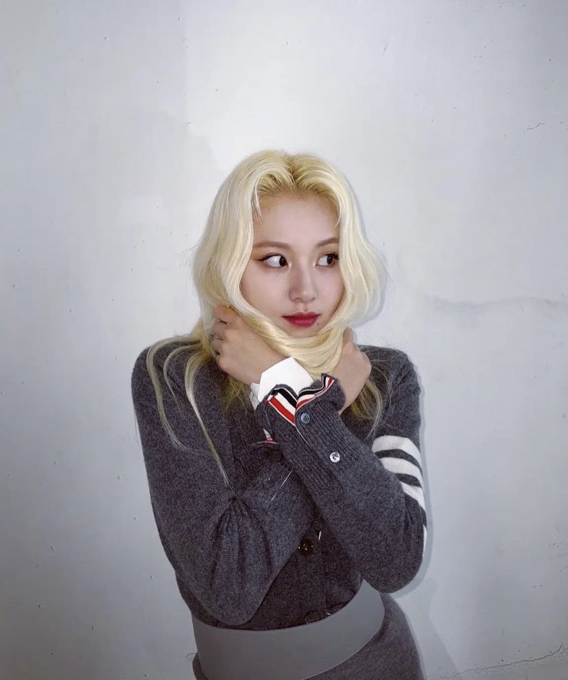 chaeyoung archive tweet media