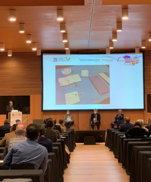FlebologiaSEACV's tweet photo. 👉 MESA REDONDA: "En búsqueda de la técnica de excelencia en las varices: Cianoacrilato y sus diferentes procedimientos.
🧑⚕️Moderada por el Agustín Arroyo Bielsa.
#cefyl #Linfología #flebologia #varices #vascularsurgeon #vascularsurgery #CirujanoVascular https://t.co/RicfgGi1jt