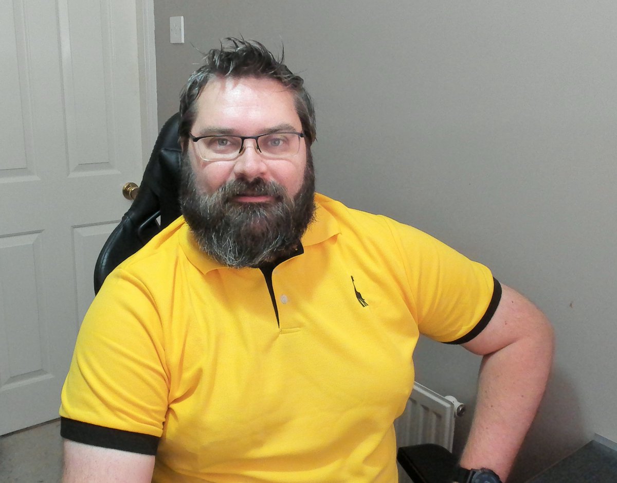 Computeam_Jon's tweet photo. Great to be supporting @YoungMindsUK this #worldmentalhealthday2021. 

Please make a donation if you can!
https://t.co/eb1tQkcJkl

If you're not already taking part, put on something Yellow, make a donation and post a picture to help raise awareness and show support. #HelloYellow https://t.co/GacAyvFzCM