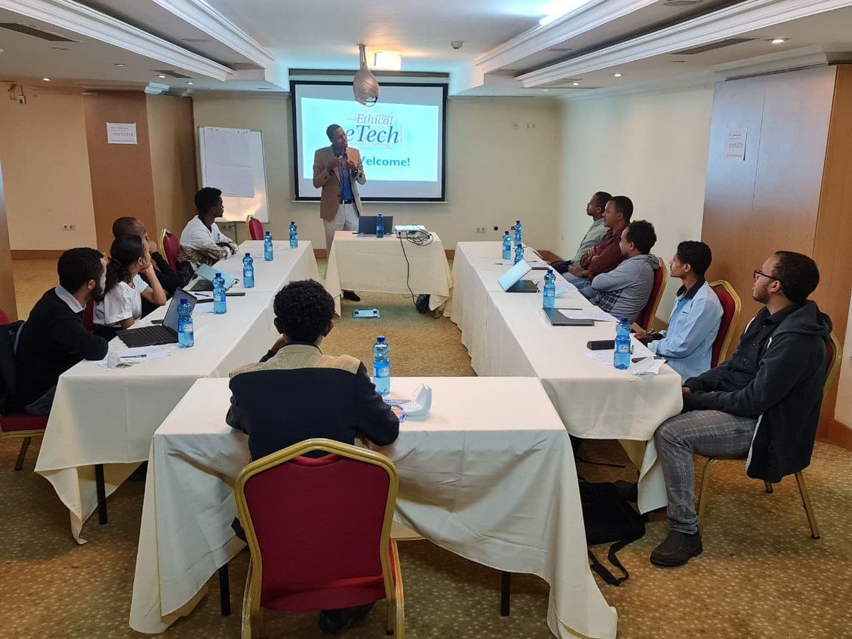 CEtech's tweet photo. We are excited to announce that eTech's second-round employee #induction effectively integrates newly joined employees.
The major goal of the #onboarding training was to help the team grasp the general #mission, #vision, and #values of the company. #etechsc https://t.co/C5AD5ouQ64