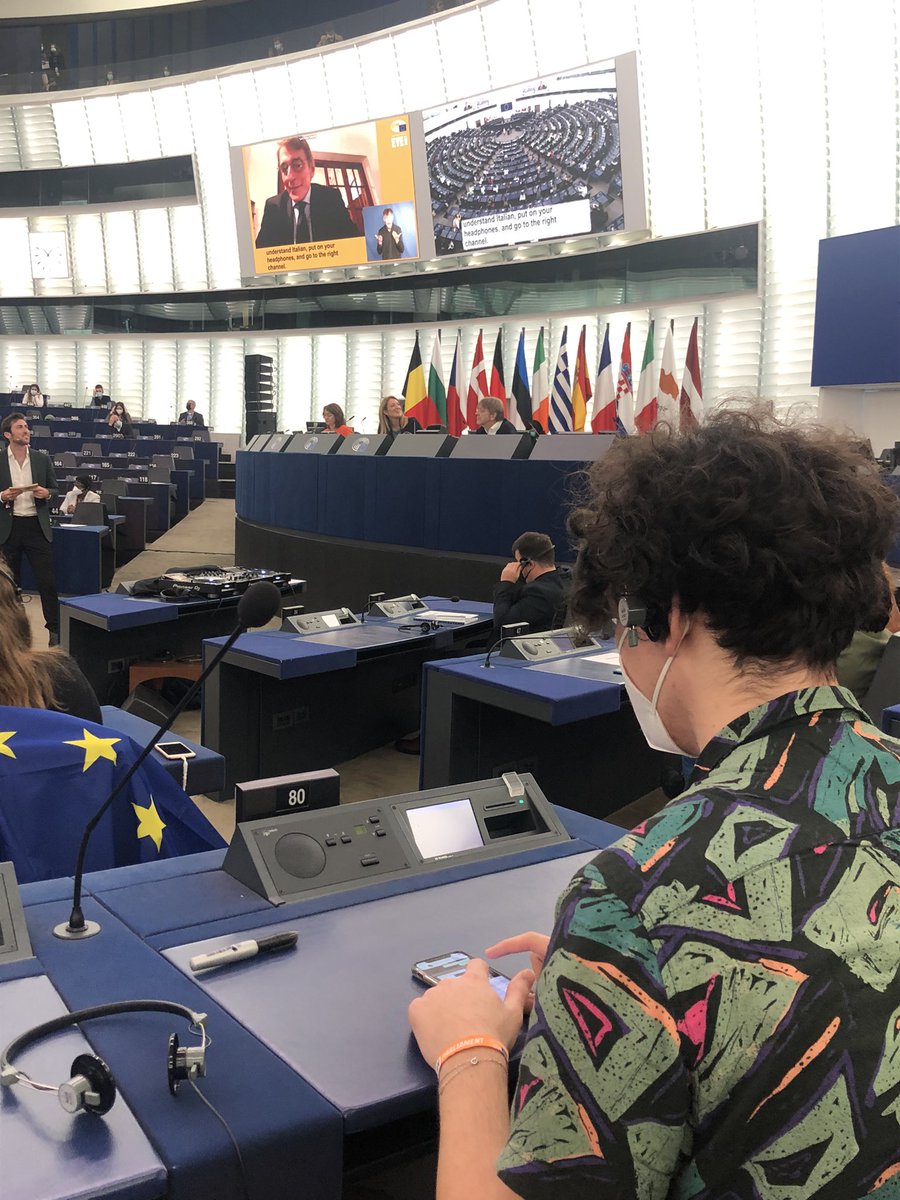 EP_Interpreters's tweet photo. Headphones on 🎧 to listen to @EP_President speaking in Italian at the @Europarl_EYE. 

🎙We provide interpretation in 21 languages. 

#1nt #InterpretingForEurope
#PoweredByDGLINC 

@guyverhofstadt @RobertaMetsola @katarinabarley https://t.co/6WUxMGgZLO