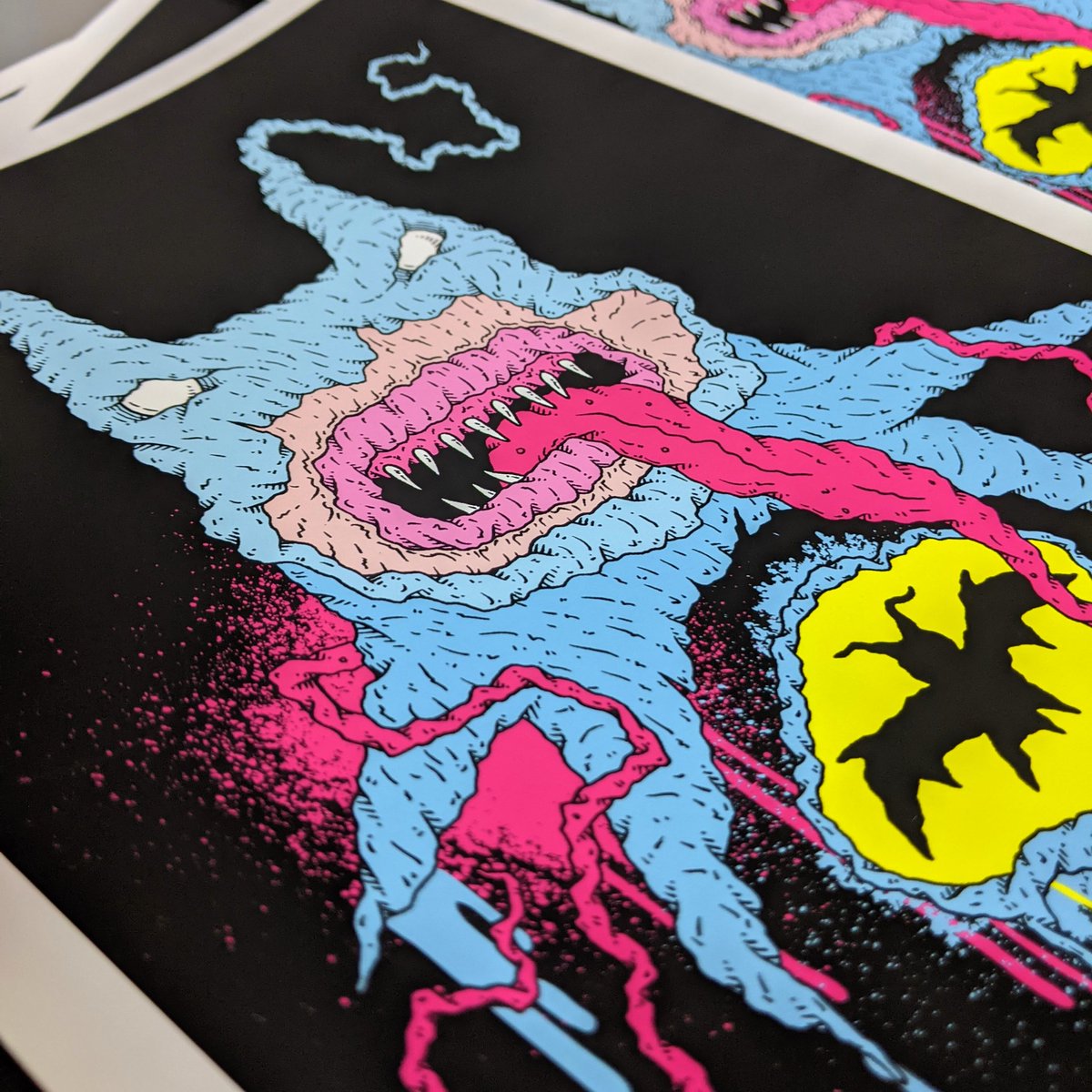 HauntedFork_'s tweet photo. OK, so the Batmonster prints look amazing!!! 🔥 Grab yours now from my website shop (link below). Available as high-quality giclee prints on a sturdy 280gsm soft white cotton fine art paper. A4 and A3 sizes available 🙌
https://t.co/4fPJl2H3tX
#nftartist #NFTartists #lowbow https://t.co/d7IoMbYwTO