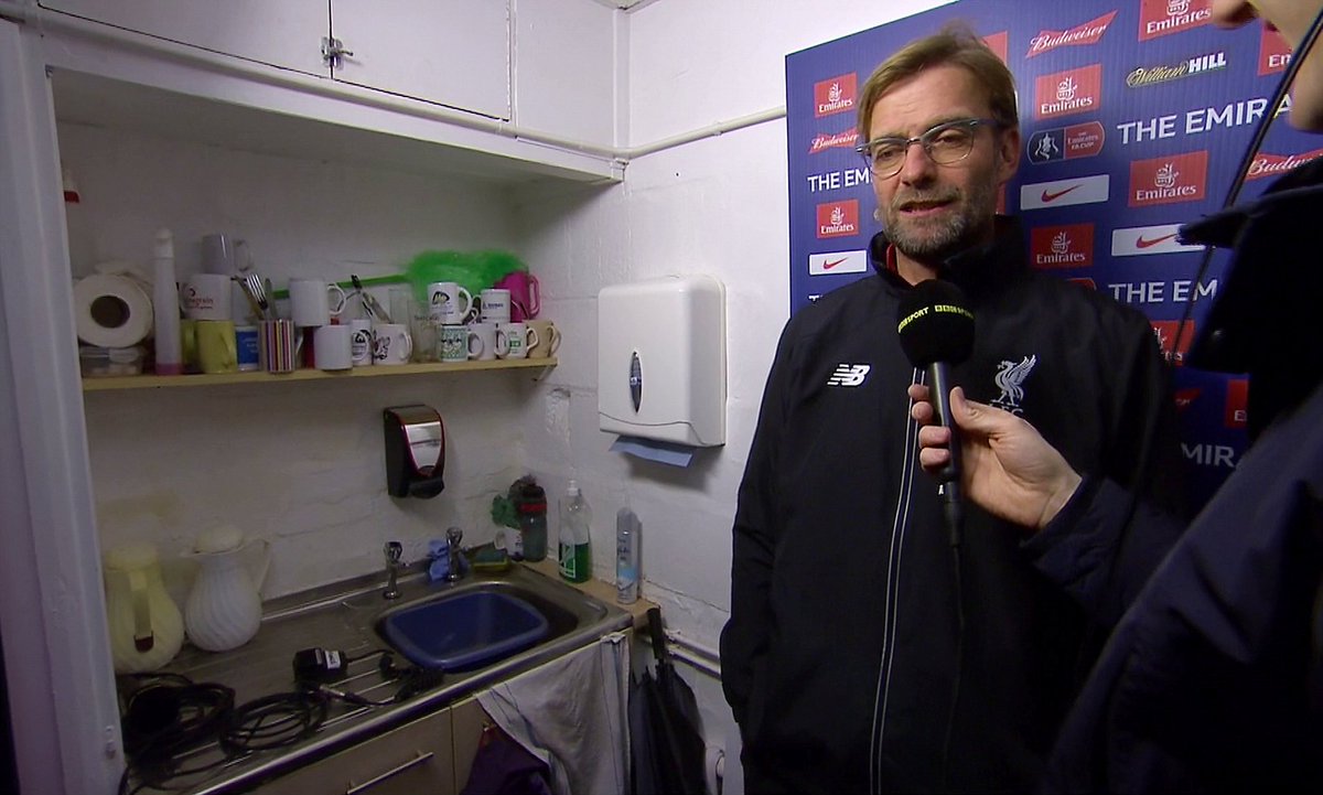 TimBolton01's tweet image. My favourite moment in Klopp's 6 years. 😂