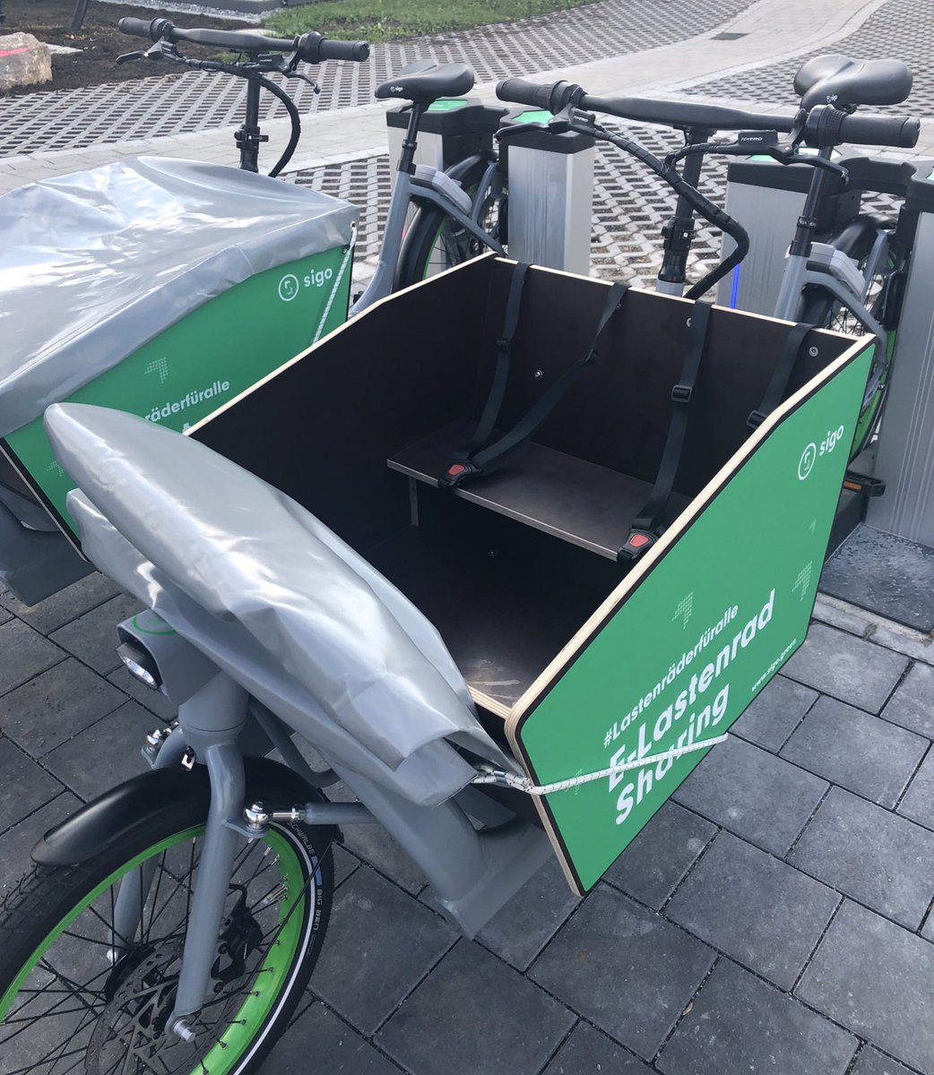 Testphase für #Lastenräder-Mietstation beginnt in #Lindau am #Bodensee. Es gibt erst mal drei Stationen mit je zwei Rädern; im Frühjahr soll es dann offiziell losgehen mit weiteren Stationen. Die erste halbe Stunde ist gratis. Gefördert von <a href="/BauenBewegen/">Staatsministerium für Wohnen, Bau und Verkehr</a>. @sigosharing <a href="/BR24/">BR24</a>