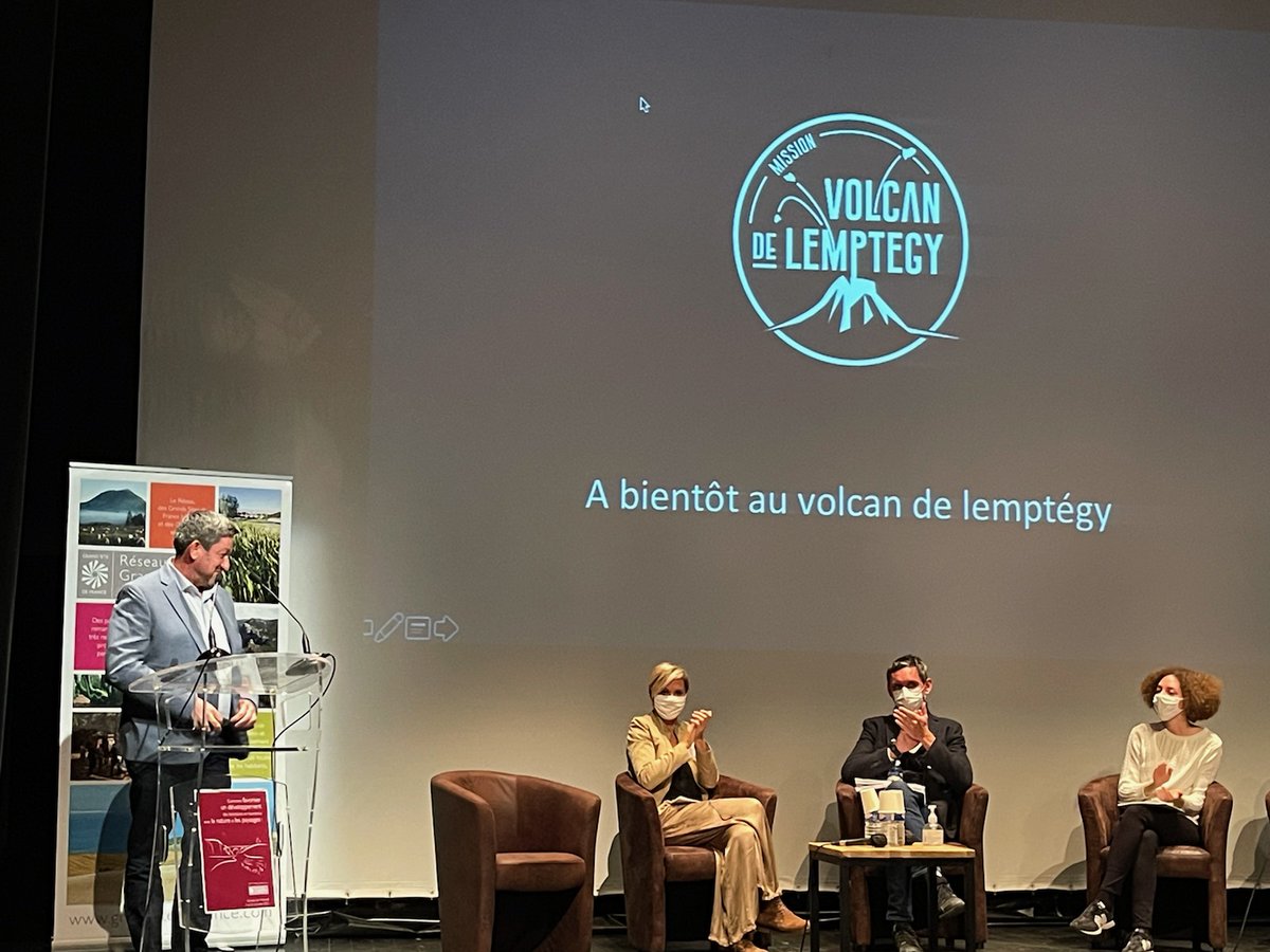 volcanlemptegy's tweet photo. Philippe Montel présente le @volcanlemptegy et comment nous favorisons un tourisme respectueux de la nature tout en développant notre structure. #tourismedurable @grandsitefrance https://t.co/s5JyDEWZdV
