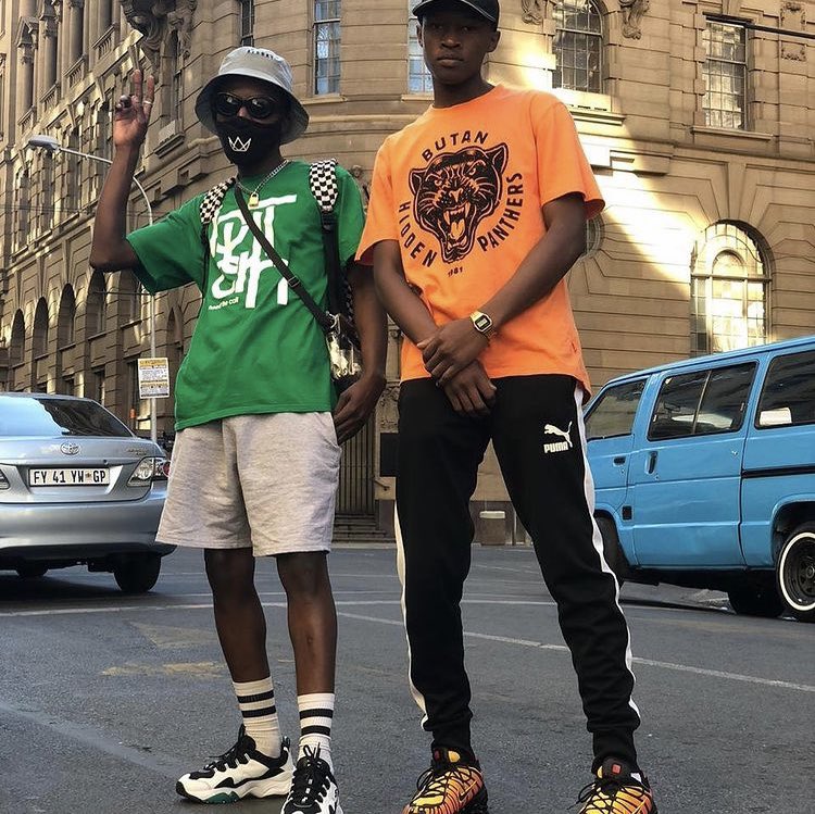 Butan_Official's tweet photo. Fridays are for family and here is this weekβs π€ #butanfamappreciation
β’
β’
β’
β’
β’
#heedthecall #itsnotagarmentitsapieceofart #butanfam #southafricanstreetwear #africanstreetwear https://t.co/Kj5KA7Gfbo