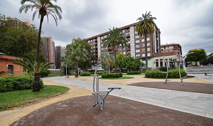 DisenoCiudad's tweet photo. Proyecto #circuito deportivo #biosaludable y zona estancial #Bilbao @iPlayUrbanDesig 10 aparatos de ejercicio: cardio, musculación y estiramiento #espaciospublicos #deporte
https://t.co/R9Izqx5Izi a través de @Diseño de la Ciudad https://t.co/y2I1MUkwbE