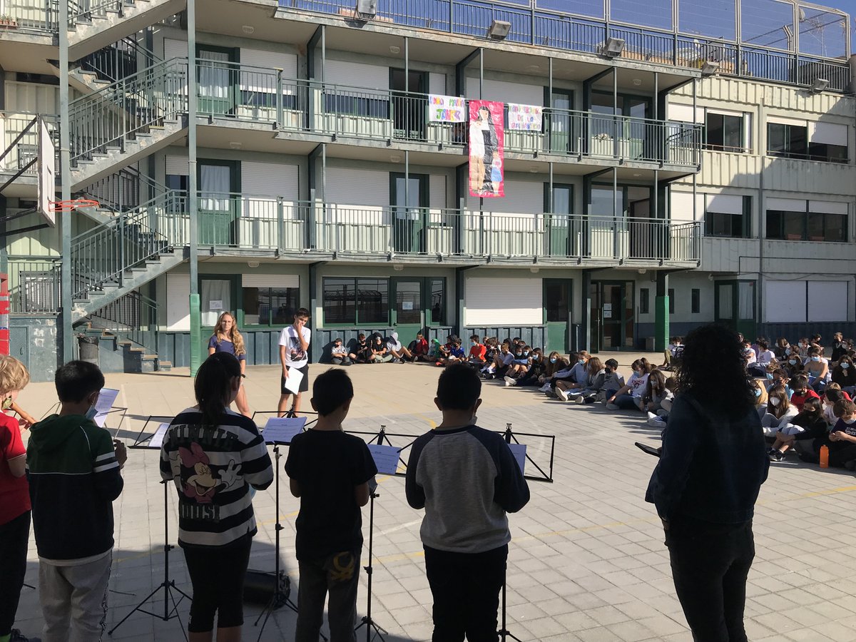 Escola Sagrada Família El Masnou tweet media
