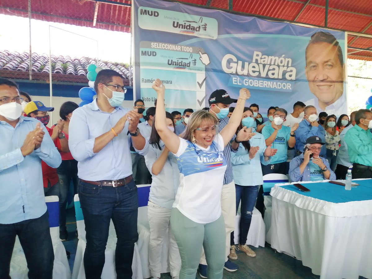 mmariavergara's tweet photo. #08Oct A casa llena con los compañeros candidatos a las alcaldías del eje metropolitano de los municipios Santos Marquina, Libertador, Sucre, Campo Elías, el ciudadano Gobernador @RamonGuevaraMRD y el compañero @prospericarlos dirigente nacional de AD.

Juntos por Campo Elías. https://t.co/c9bv19nfy6