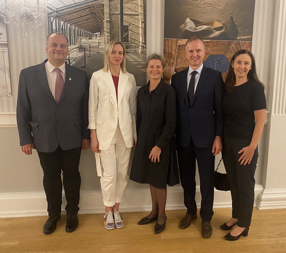 APildegovics's tweet photo. Delighted to host at ⁦@LatviaUN_NY⁩ Atvars Lakstīgala ⁦@ALakstigala⁩ - an acclaimed 🇱🇻conductor 🎼 and 🎶 educator. Many thanks for your uplifting visit to 🍎, friendship and generosity of spirit!  👏👏👏 https://t.co/id2jY58zMg