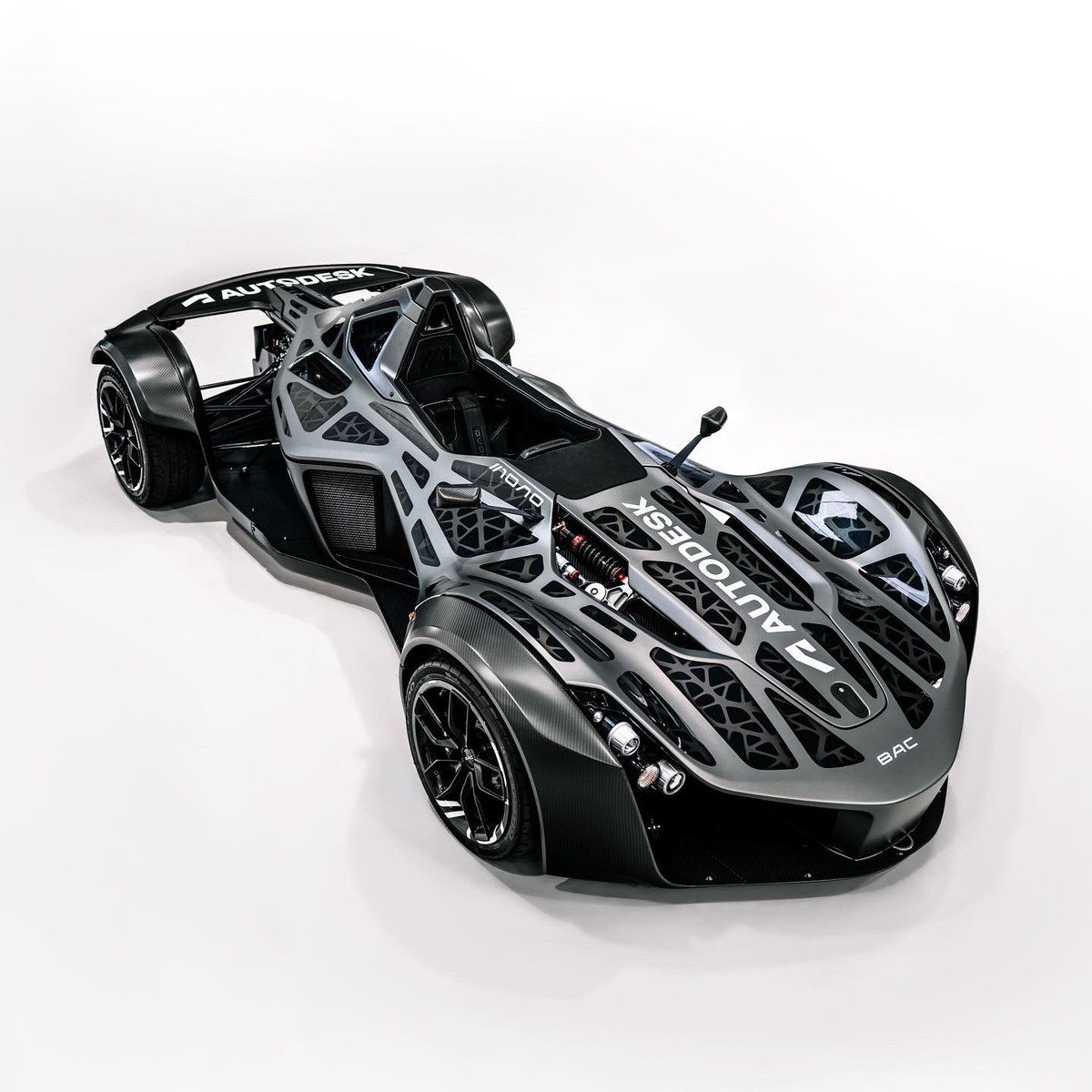 discovermono's tweet photo. Introducing our latest collaboration with @autodesk celebrating our use of their generative design technology. The paint scheme is inspired by the stunning, complex patterns created during the generative design process. #BACMono #Autodesk https://t.co/g1hB76F5P2