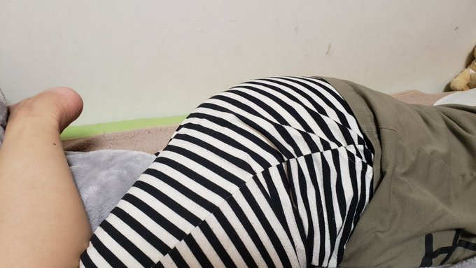 どうですか？ 妻のお尻です。 もっと見たいですか？ 需要ありますかね。  ちなみに、このあと手の甲をつねられました。😭 https://t.co/F8PzkGOjbK<a href="/tag/myxanniversary"class="tags"><span>#myxanniversary</span></a>