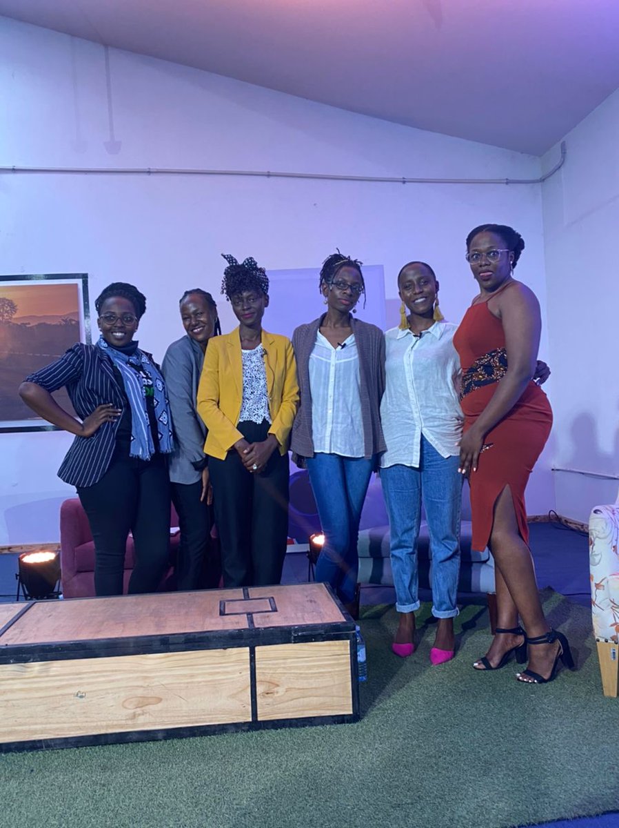 SandraNamyalo's tweet photo. Thank you ladies:@lyn_bahati,@hilak20, @Buttonsandsocks, @pkahill, @ckamusic and for your insights at the Women in Design Conference.
One lesson learnt: Numbers don't make one an influencer.
#ArtfieldInstituteofDesign
#WIDConference
#Womeninbusiness
#WIDMasterclasses https://t.co/ahvobowJd6