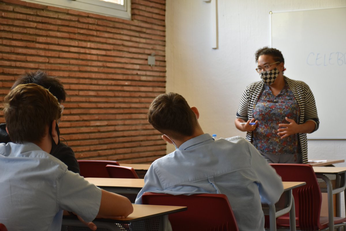 xaloc_edu's tweet image. Us presentem la Fionna Madden, la nova Conversation Assistant de Secundària.

Les classes de conversa són un dels principals eixos sobre els quals s&apos;estructura l&apos;English Project de Xaloc.

Benvinguda, Fionna! 🇬🇧🔝
#ConversationAssistant #EnglishProject

👇
xaloc.org/ca/noticies/co…