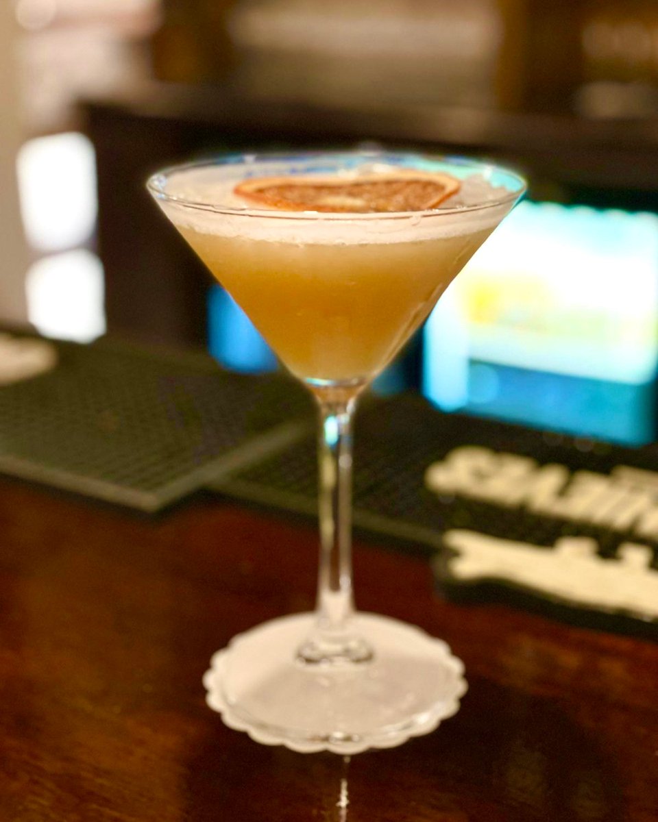 KingsleyHotel's tweet photo. We've caught the #FridayFeeling, complements of our cocktail range at Fishers Bar πΉ
#TheKingsley #DownByTheRiver #FishersBar #Cocktails #CorkBar #Friday #PureCork #PornstarMartini #Beverage #Weekend https://t.co/0eqdMPT5WI