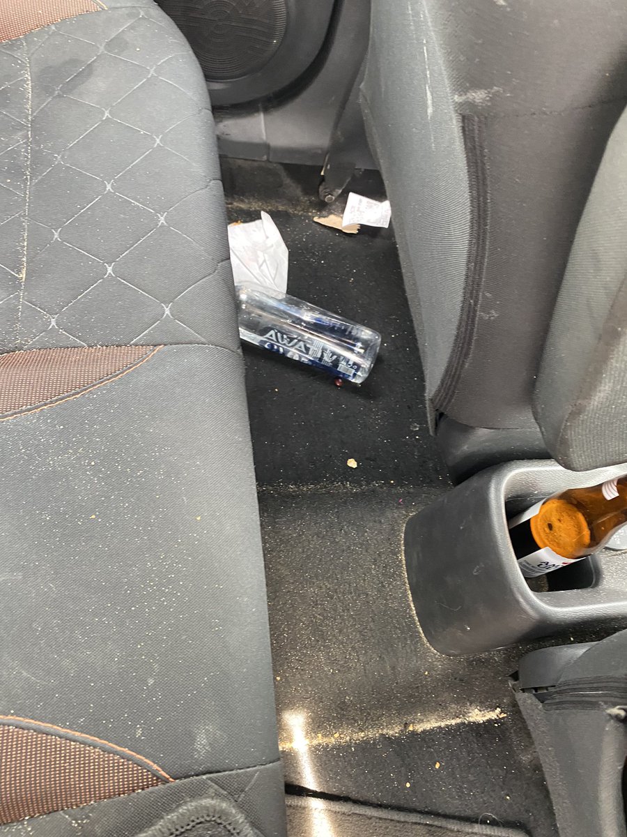 daryo_tejeda's tweet image. @EuropcarCOMMX @EuropclientesMX @AtencionProfeco @Profeco Ayer en la sucursal Aeropuerto Huatulco, me hicieron un cobro por más de 2,000 pesos por “suciedad excesiva” lo cual me parece un abuso.  Fue un viaje familiar (3personas) por la playa 6 días. Anexo fotos.